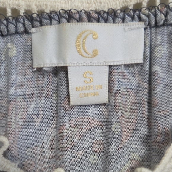 Open-Shoulder Ruffled Tiered Top - Picture 2 of 5